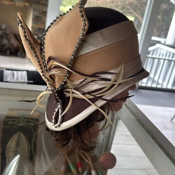 Midnight velvet Vintage brown tan and beige hat with feathers 🪶 - Picture 2 of 6
